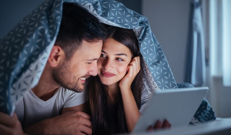 69 All-Time Best Romantic Movies You Have to Watch in 2023 – From Tearjerkers to Feel-Good Love Stories