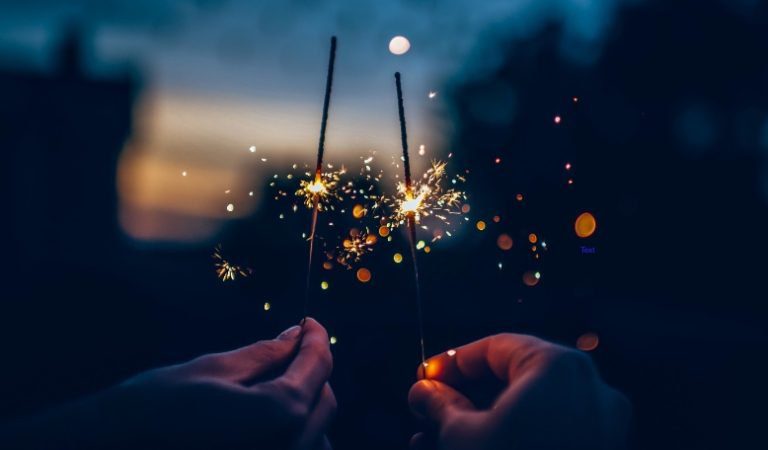 Twin Flames: Meaning, 41 Unmissable Signs & How to Know You’ve Met Your Soul’s Mirror