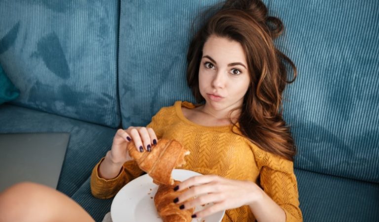 Self-Sabotaging in Relationships: Why We Do It, 43 Signs & Smart Ways to Break the Cycle