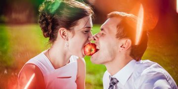 16 Common Relationship Tips that Ruin Your Love Life