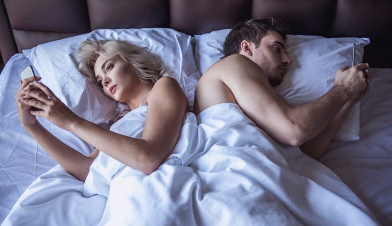 Three Year Itch: What It Is, 29 Bumpy Signs & Ways to Fix the Relationship