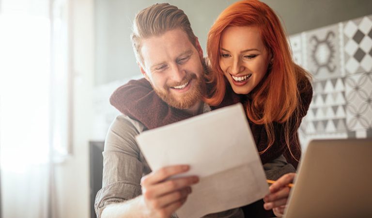 Sharing Expenses in a Relationship: 7 Golden Rules Every Couple Should Live By