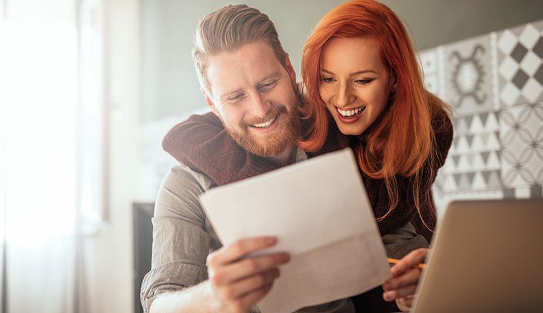 Sharing Expenses in a Relationship: The 7 Golden Must-Follow Rules