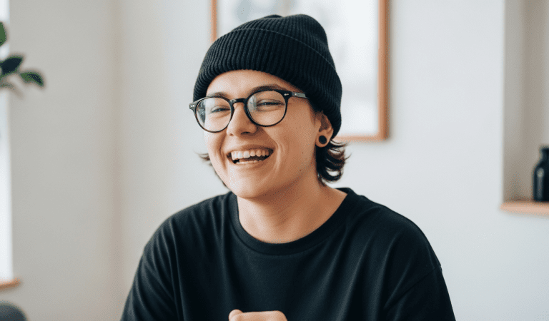 25 Funny Things to Say to a Girl to Make Her Laugh and Text You Back