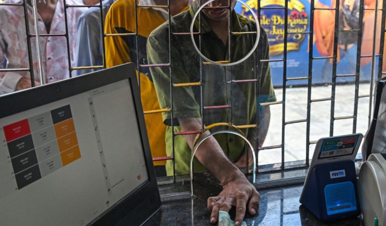 Bollywood Fake Box Office Scam Exposed: How Inflated Ticket Sales & Paid Reviews Threaten the Industry