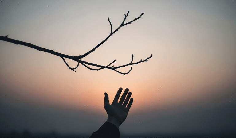 What to Do When Your Girlfriend Wants a Break: Meaning, Signs & Next Steps