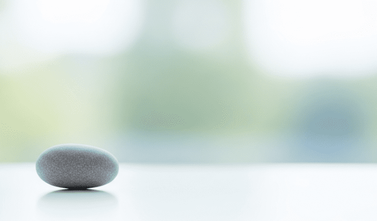 7 Easy Minimalist Habits to Simplify Your Life Fast: UK Guide for 41-50-Year-Olds