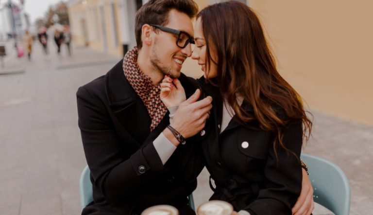 Controlling Relationship: 42 Clear Signs You’re Being Controlled & How to Love Without Manipulation Dating Tips