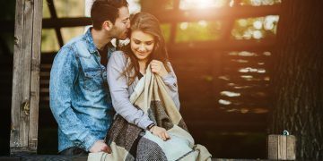 Decoding Love vs. Being in Love: A Psychological Perspective Dating Tips