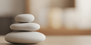 7 Minimalist Habits to Instantly Simplify Your Life for Young Adults in the USA How to