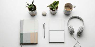 7 Simple Minimalist Habits to Instantly Simplify Your Life for Young Adults in the USA Personal Growth