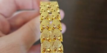 24-Piece Bollywood-Style Gold Tone Bracelets for Women – Affordable Ethnic Glam Bollywood News