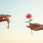 How to Be Independent: Ultimate Guide to Financial & Emotional Self-Reliance Dating Tips